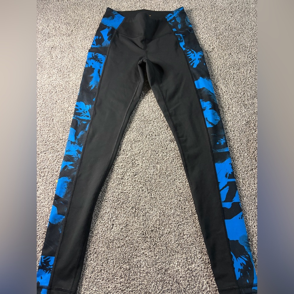 Lucy High-Rise Leggings | Size Small | Black & Blue Print Athleisure